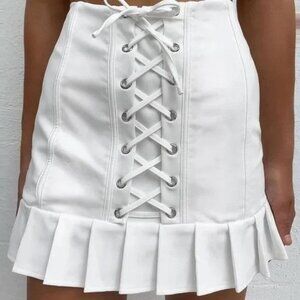 Tiger Mist White Lace Up Mini Skirt Pleated Ruffle Hem Grommet Corset Front M